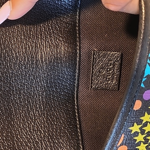 Authentic GUCCI GG Supreme Monogram Psychedelic Belt Bag in Black - Picture 2 of 5